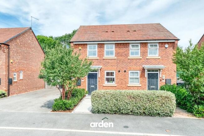 2 bed property, in Ivyleaf Close, £260,000
