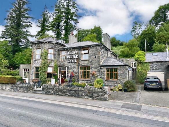 14 bed property, in Dolwyddelan, £499,000