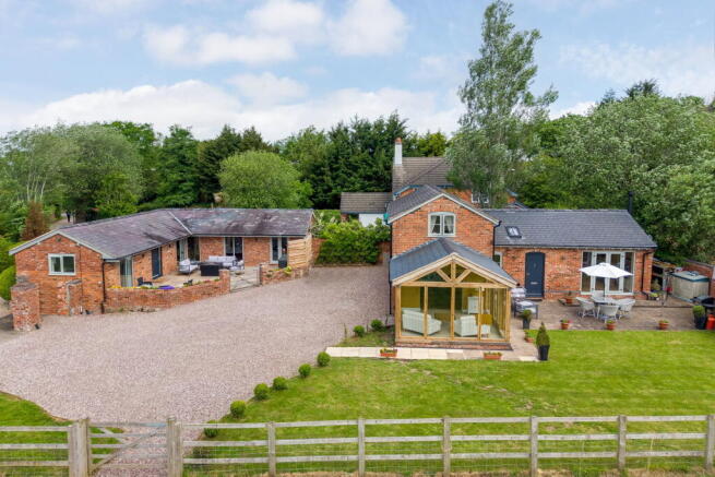 5 bed property, in Rode Street, £895,000