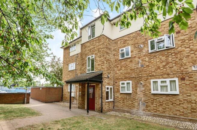 1 bed property, in Avon Green, £135,000