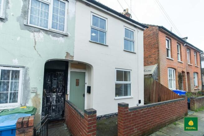 2 bed property, in Lysons Road, £300,000