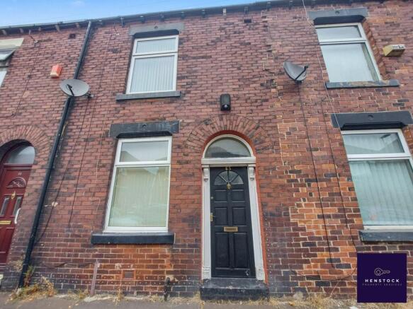 2 bed property, in Highfield Street, £130,000