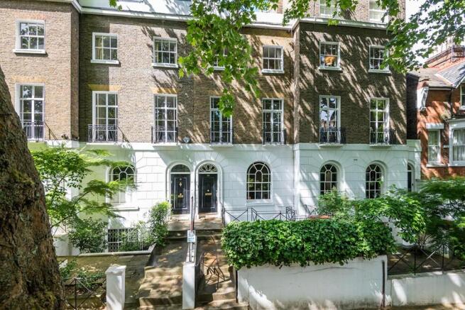 4 bed property, in Camberwell Grove, £1,500,000