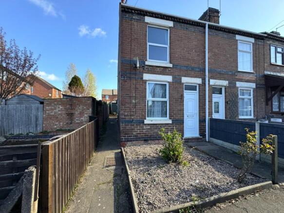 3 bed property, in Heath Road, £135,000