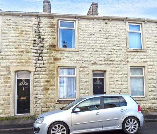 2 bed property, in 109 Spring Street, £10,000