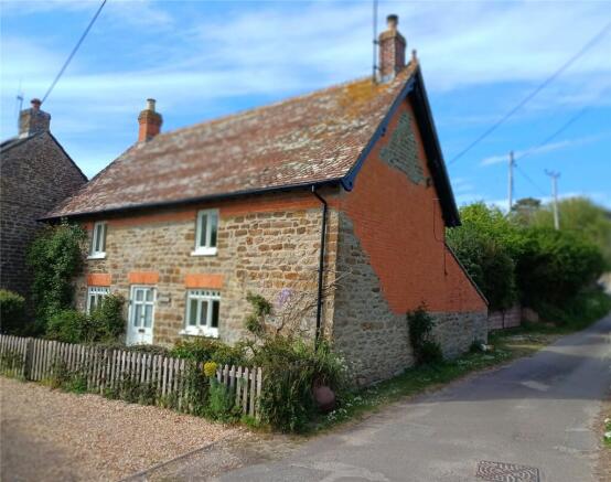 4 bed property, in Vine Cottage, £700,000