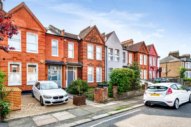 3 bed property, in Birkhall Road, £675,000