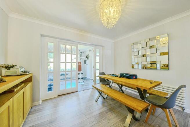 4 bed property, in Bartel Close, £775,000