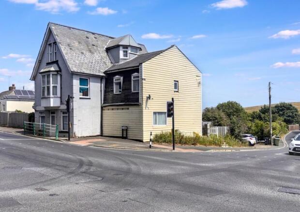 3 bed property, in 101 New Road, £70,000