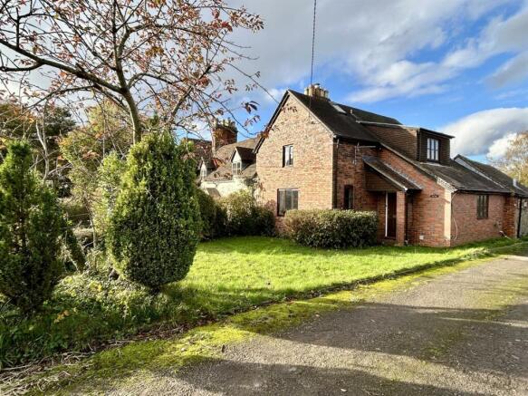 3 bed property, in Sheinton, £350,000