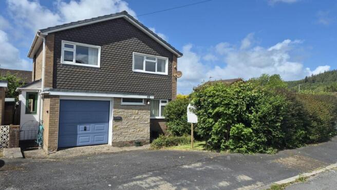 3 bed property, in Cwm Aur, £285,000