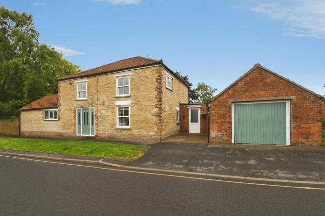 5 bed property, in West Street, £335,000