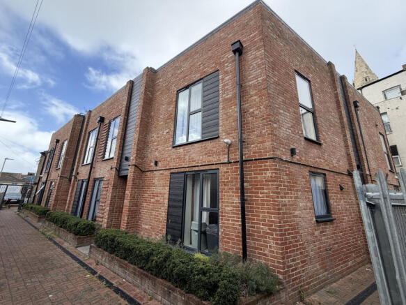 13 bed property, in 1-8 The Hideaway, £1,350,000