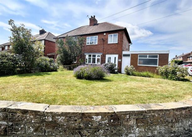 3 bed property, in Parkside, £275,000