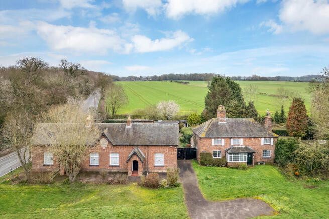 3 bed property, in Burton on the Wolds Loughborough LE12, £780,000