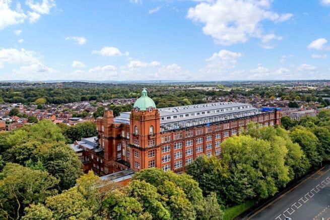 2 bed property, in Apartment 245 Holden Mill, £110,000