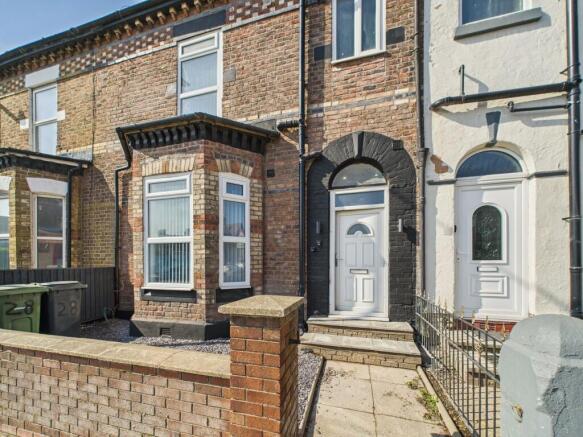 6 bed property, in Woodchurch Road, £300,000