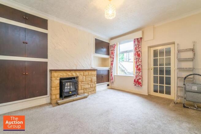 2 bed property, in Fraser Street, £55,000
