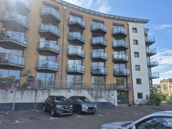2 bed property, in Flat 5, £145,000