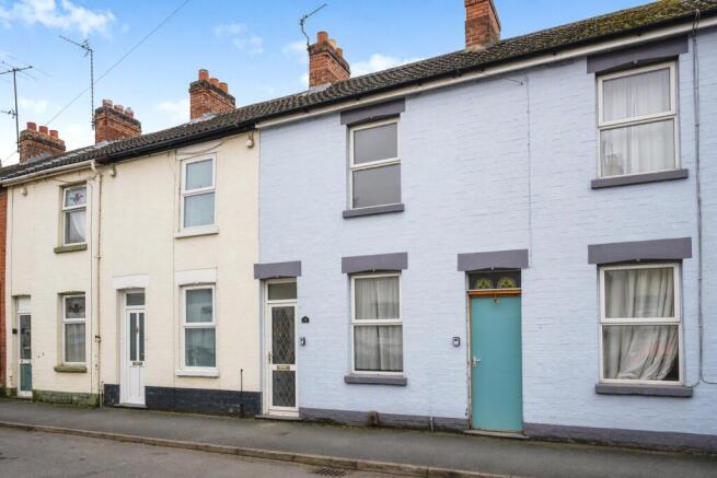 2 bed property, in Stanley Road, £110,000