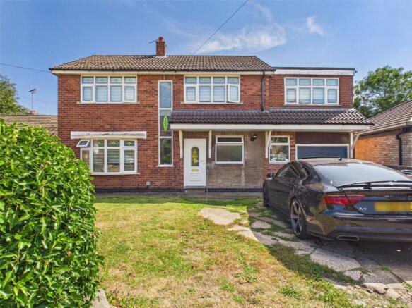 5 bed property, in Moorsholm Drive, £450,000