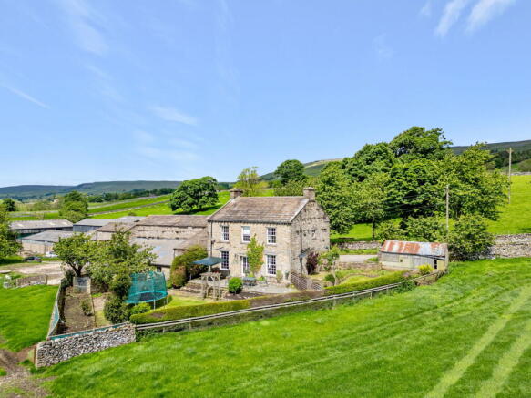 4 bed property, in Westend Farm, £650,000