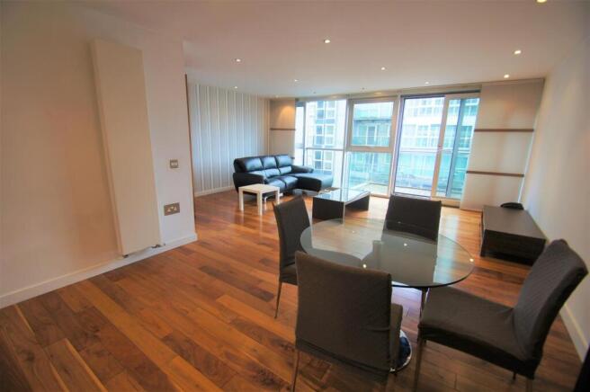 1 bed property, in The Edge, £215,000