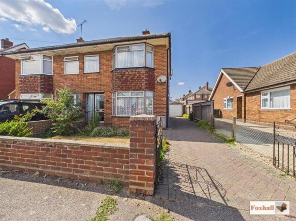 3 bed property, in Selkirk Road, £260,000