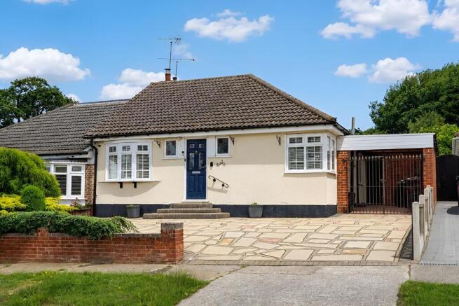 3 bed property, in Fairmeade Avenue, £475,000