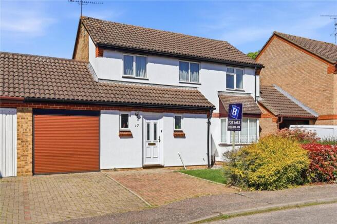 3 bed property, in Pearce Manor, £450,000