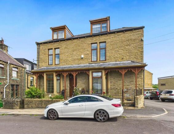 8 bed property, in Birch Lane, £450,000