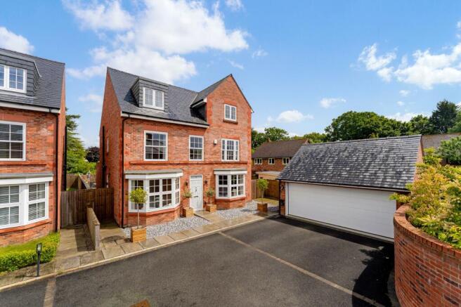 5 bed property, in A large wrap around corner plot in Sandiway with a stunning interior, £875,000
