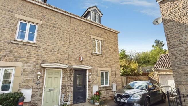 3 bed property, in Kissing Batch, £365,000