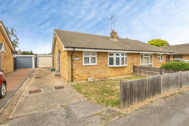2 bed property, in Wellside, £225,000