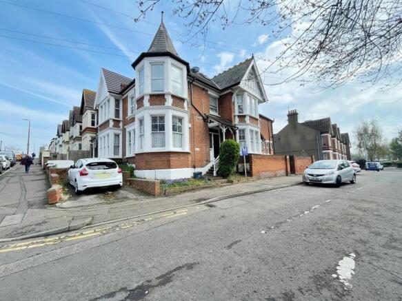 Land, in Ingledene Court, £1,500