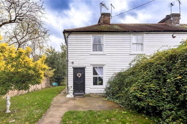 2 bed property, in Manor Road, £350,000