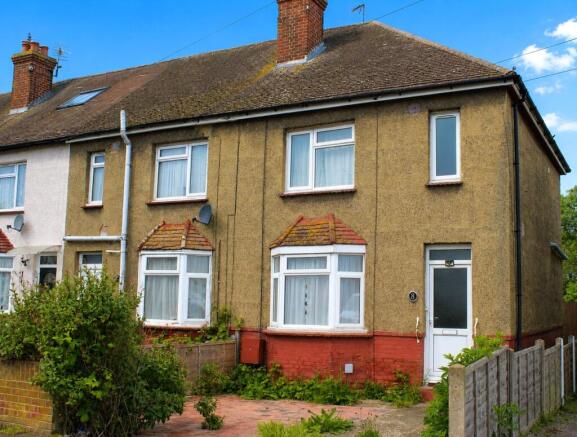 3 bed property, in Cecil Avenue, £220,000