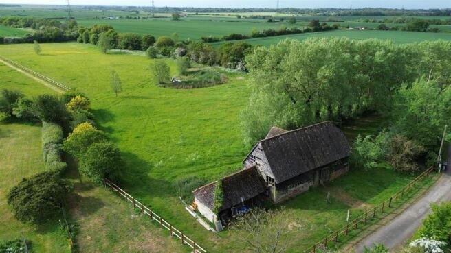 4 bed property, in Barn, £500,000