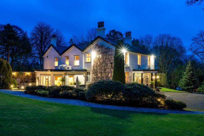5 bed property, in Moorlands, £1,950,000
