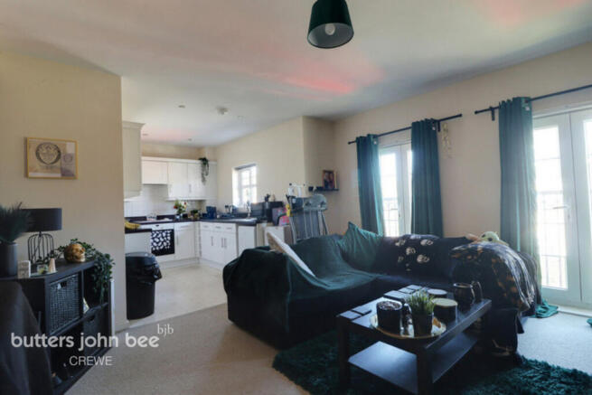 2 bed property, in St Georges Court, £103,500