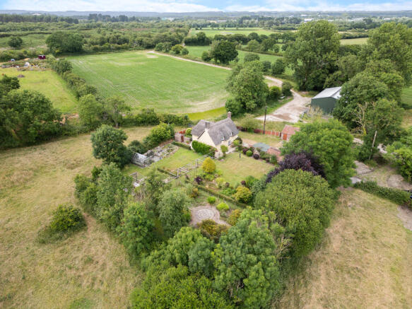 3 bed property, in East Knighton, £535,000