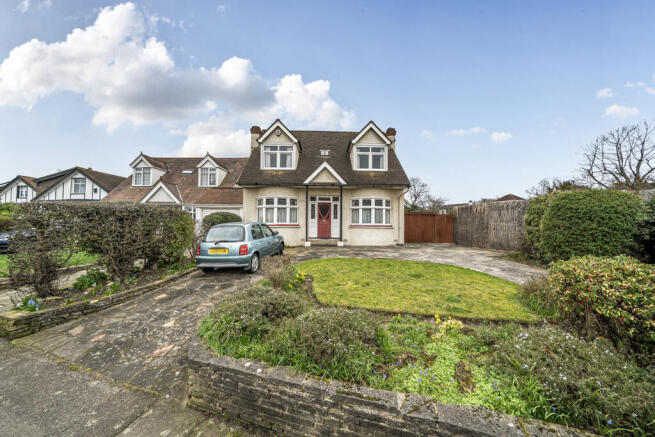 3 bed property, in Winn Road, £775,000