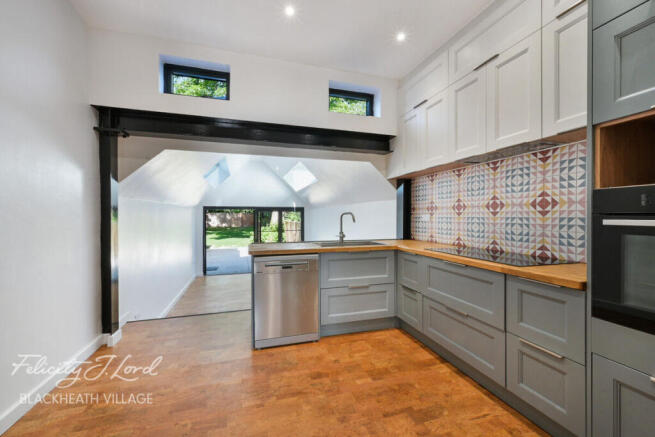 3 bed property, in Lee High Road, £725,000
