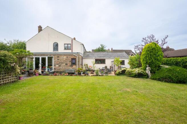 5 bed property, in Holborn Hill, £600,000