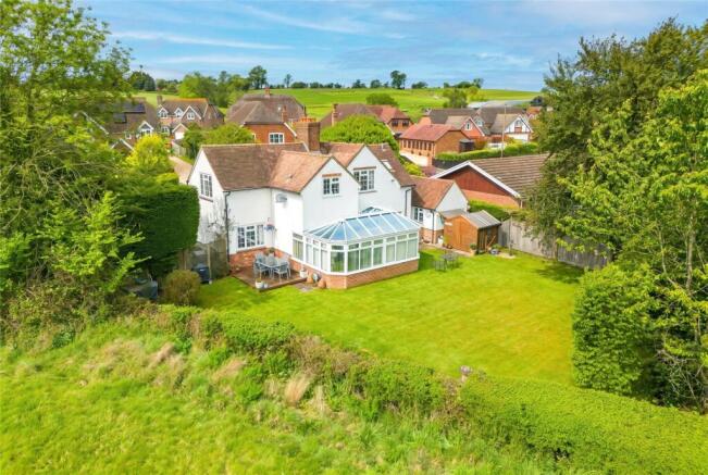 3 bed property, in Cold Ash Hill, £700,000