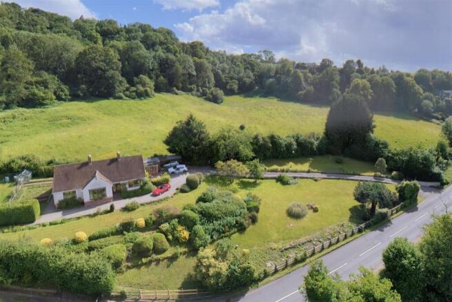 3 bed property, in Lower Lydbrook, £475,000