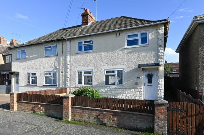 3 bed property, in Bagge Road, £220,000