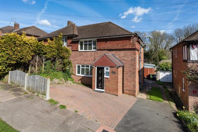 3 bed property, in Eldred Avenue, £550,000