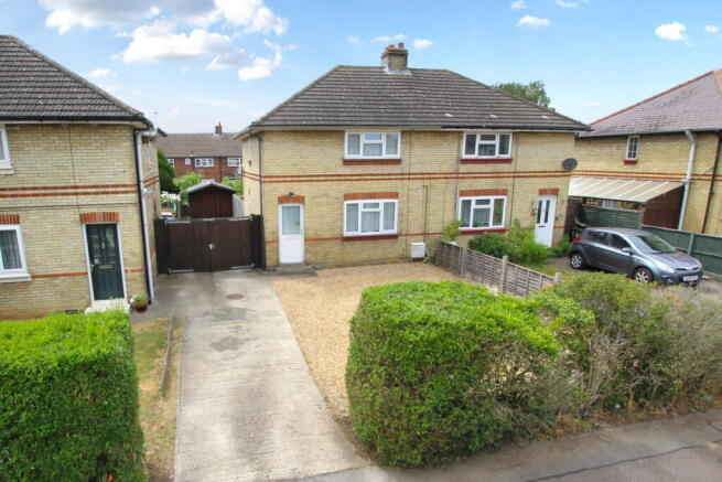 3 bed property, in Queens Road, £300,000