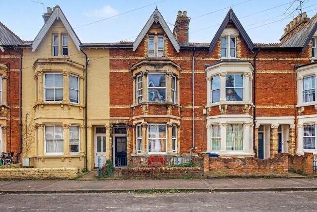7 bed property, in Regent Street, £825,000